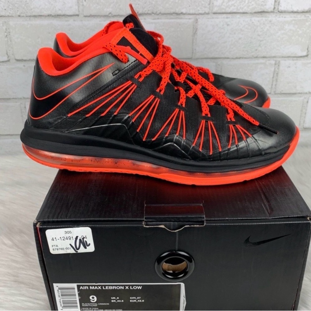 Nike Air Max LeBron X Low Sneakers